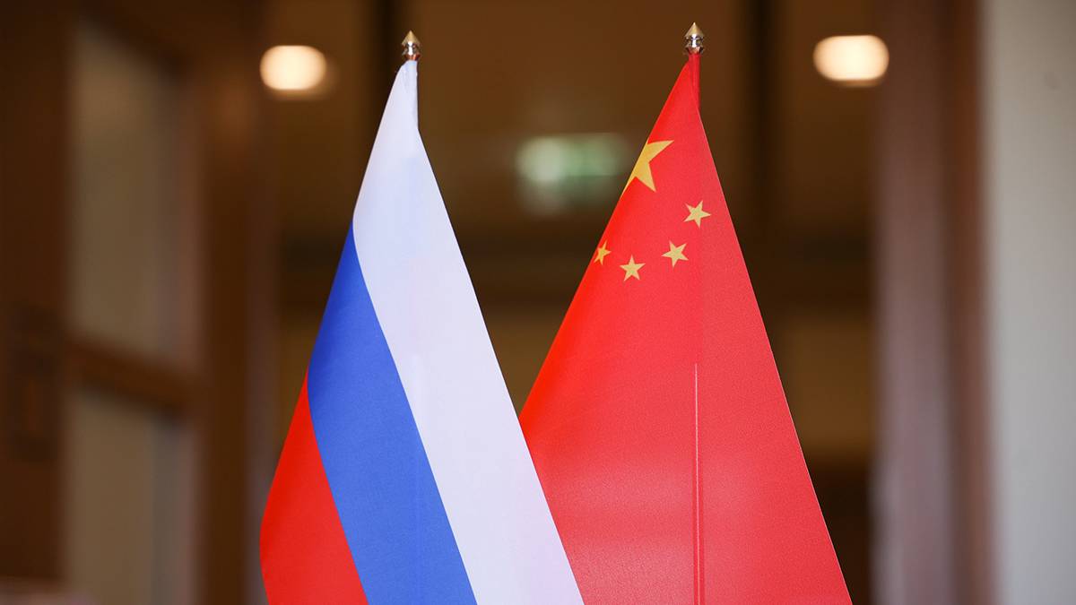 Тигр растерзал самку носорога в индийском заповеднике